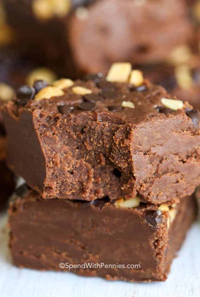 Minute Chocolate Peanut Butter Fudge: Decadent Dessert Made Easy